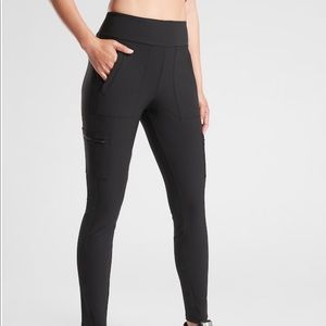 Athleta Hybrid Cargo Tight in Black